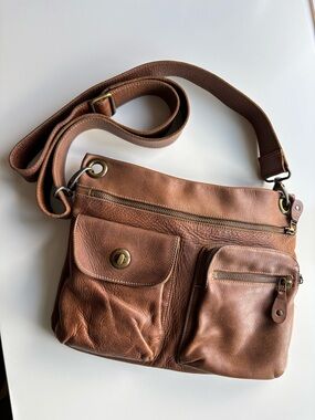 ROOTS Vintage Brown Leather Villager Crossbody Messenger Bag